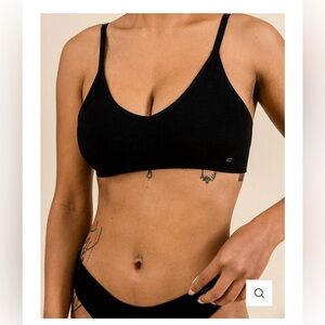 NWT Set of 2 Branwyn Essential Bralettes Size L Color Black